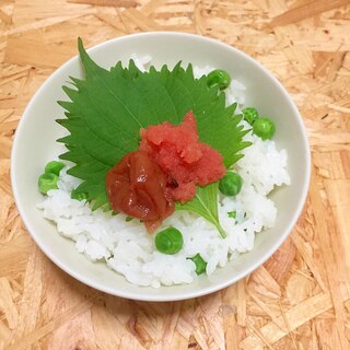 食卓に色を グリーンピースご飯 たらこと梅干 ♪